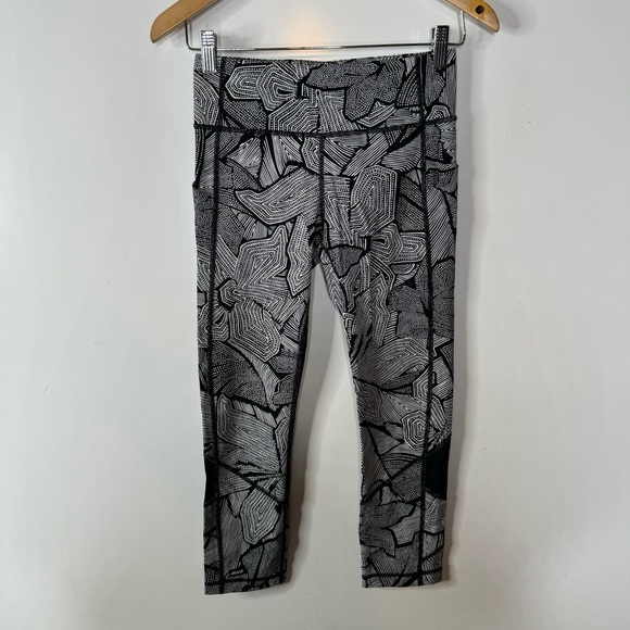 Lululemon Pace Rival Crop (Full-On Luxtreme) Dottie Tribe White Black Size 4 - Picture 3 of 6